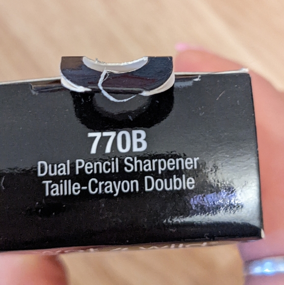 Wet n Wild NIP dual makeup pencil sharpener black - Picture 8 of 8